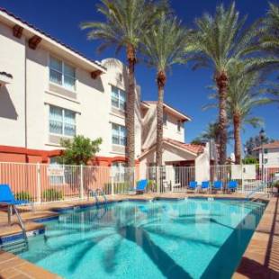 Фотографии гостиницы 
            Sonesta Simply Suites Scottsdale North