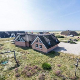 Фотография гостевого дома Holiday home Blåvand CCXXIV