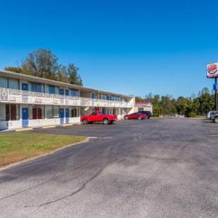 Фотографии гостиницы 
            Motel 6-Connellys Springs, NC