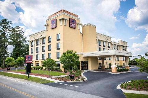 Фотография гостиницы Comfort Suites Columbia Northeast - Fort Jackson