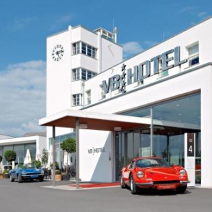 Фотография гостиницы V8 HOTEL Classic Motorworld Region Stuttgart