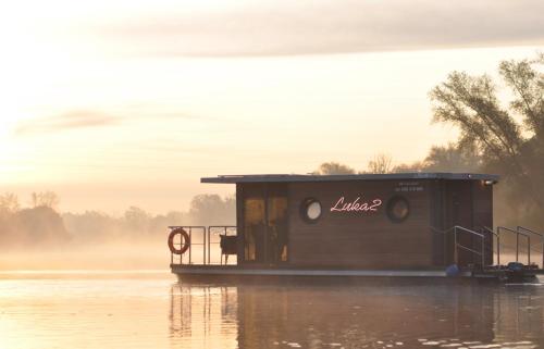 Фотографии мини отеля 
            Houseboats - apartament pływający w Marinie Oława