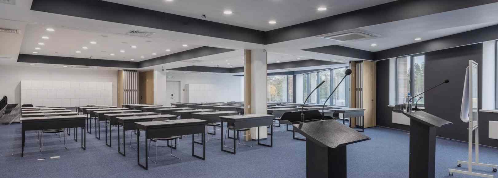 Фотография конференц-зала Коневец