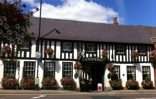 Фотографии мини отеля 
            The Saracens Head Hotel