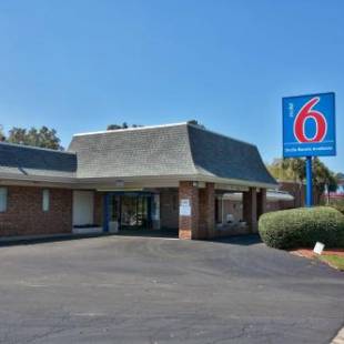 Фотографии гостиницы 
            Motel 6-Tallahassee, FL - Downtown