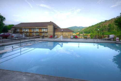 Фотография гостиницы Clarion Pointe Downtown Gatlinburg