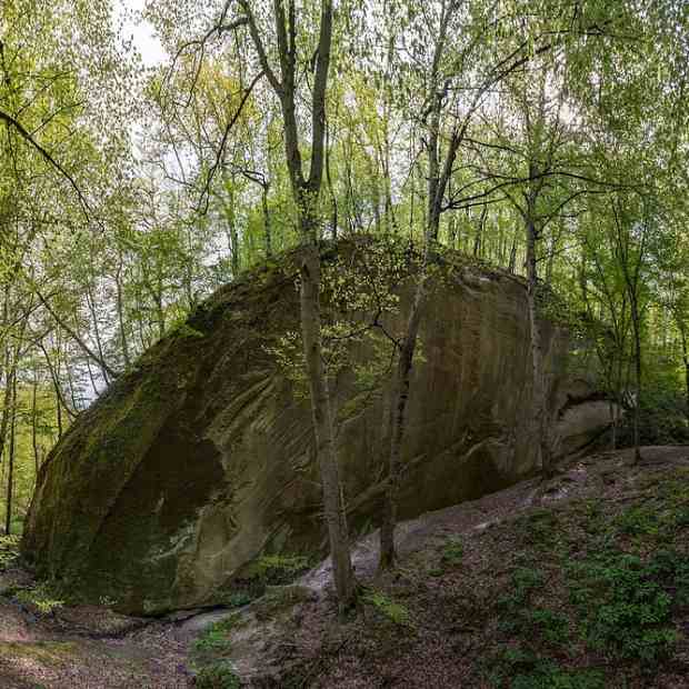 Фотографии достопримечательности 
            Скала Зеркало