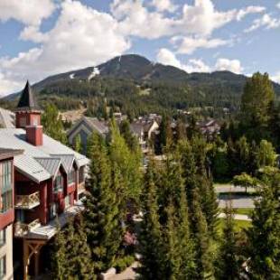 Фотографии гостиницы 
            Delta Hotels by Marriott Whistler Village Suites