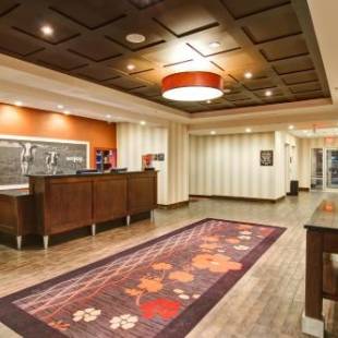 Фотографии гостиницы 
            Hampton Inn & Suites Red Deer