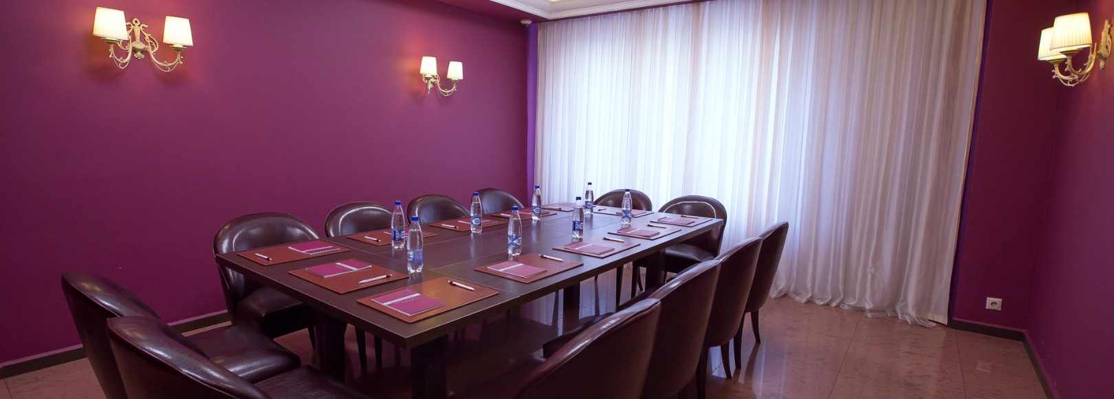 Фотография комнаты для переговоров Зал для переговоров