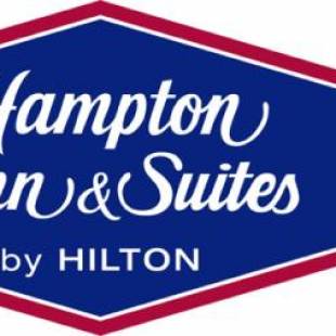 Фотографии гостиницы 
            Hampton Inn & Suites Menomonie-UW Stout