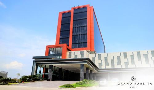 Фотографии гостиницы 
            Grand Karlita Hotel Purwokerto