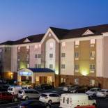 Фотография гостиницы Candlewood Suites Virginia Beach Town Center, an IHG Hotel