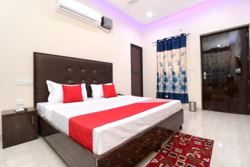 Фотография гостиницы Capital O 33383 Albie Stay Inn