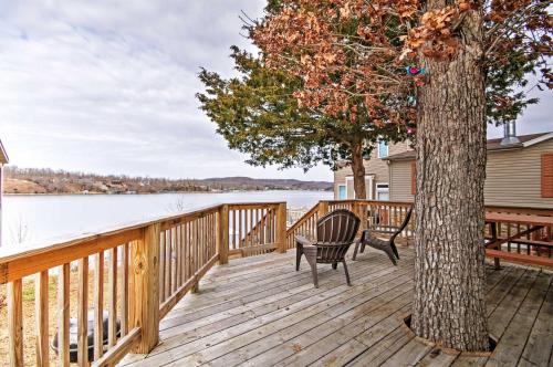 Фотографии гостевого дома 
            Cozy Camdenton Cottage with Deck and Boat Dock Access!