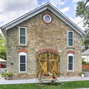 Фотография гостевого дома Historic Laramie Condo - 3 Blocks to Downtown and UW