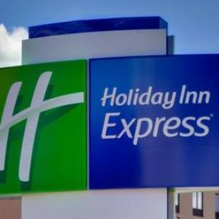 Фотографии гостиницы 
            Holiday Inn Express & Suites Coldwater, an IHG Hotel