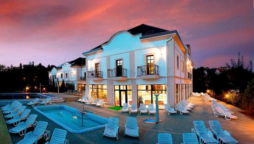 Фотография гостиницы Hotel Villa Völgy Wellness & Konferencia