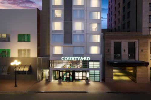 Фотография гостиницы Courtyard by Marriott San Diego Gaslamp/Convention Center