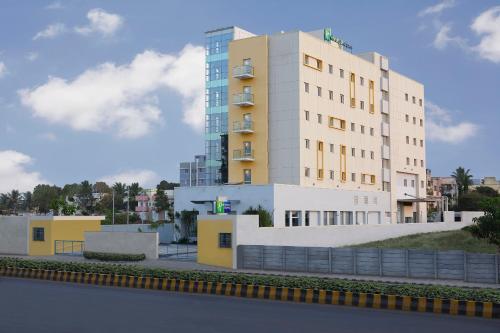 Фотографии гостиницы 
            Holiday Inn Express Nashik Indira Nagar, an IHG Hotel