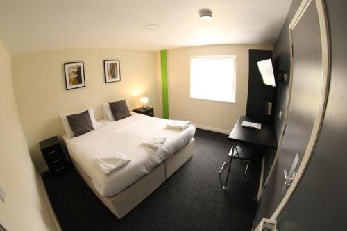 Фотография гостиницы Lymedale Suites Studios & Aparthotel in NEWCASTLE UNDER LYME & STOKE