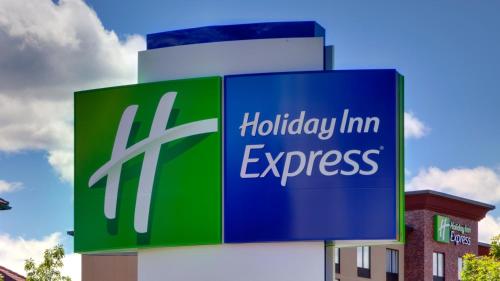 Фотография гостиницы Holiday Inn Express & Suites Coldwater, an IHG Hotel