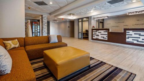 Фотографии гостиницы 
            Best Western Knoxville Suites - Downtown