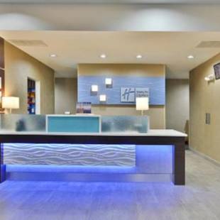 Фотографии гостиницы 
            Holiday Inn Express Hotel and Suites Forrest City, an IHG Hotel