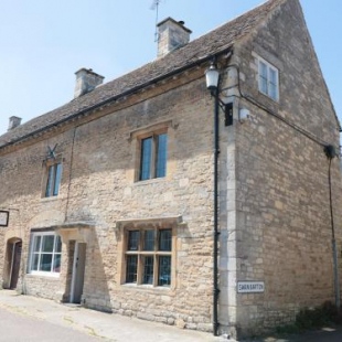 Фотография гостевого дома The Old Swan, Malmesbury