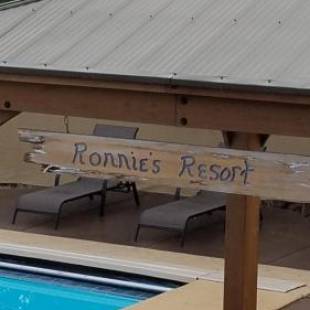 Фотографии мини отеля 
            Ronnie's Resort