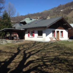 Фотографии гостевого дома 
            Chalet de 4 chambres avec jardin amenage et wifi a Valloire