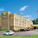 Фотография гостиницы Holiday Inn Express & Suites West Long Branch - Eatontown, an IHG Hotel