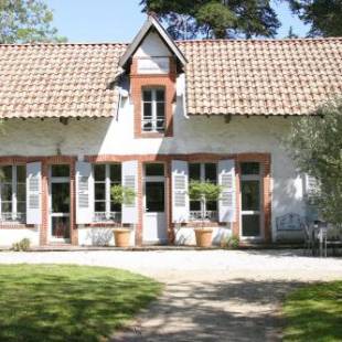 Фотографии гостевого дома 
            Villa traditionnelle au coeur du bois de la chaise