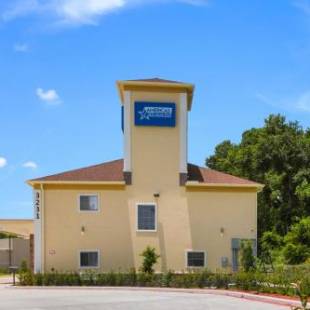 Фотографии гостиницы 
            Americas Best Value Inn- Aldine Westfield