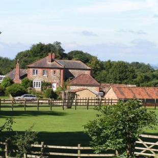 Фотографии мини отеля 
            Blounts Court Farm