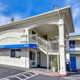 Фотографии гостиницы 
            Motel 6 Garden Grove