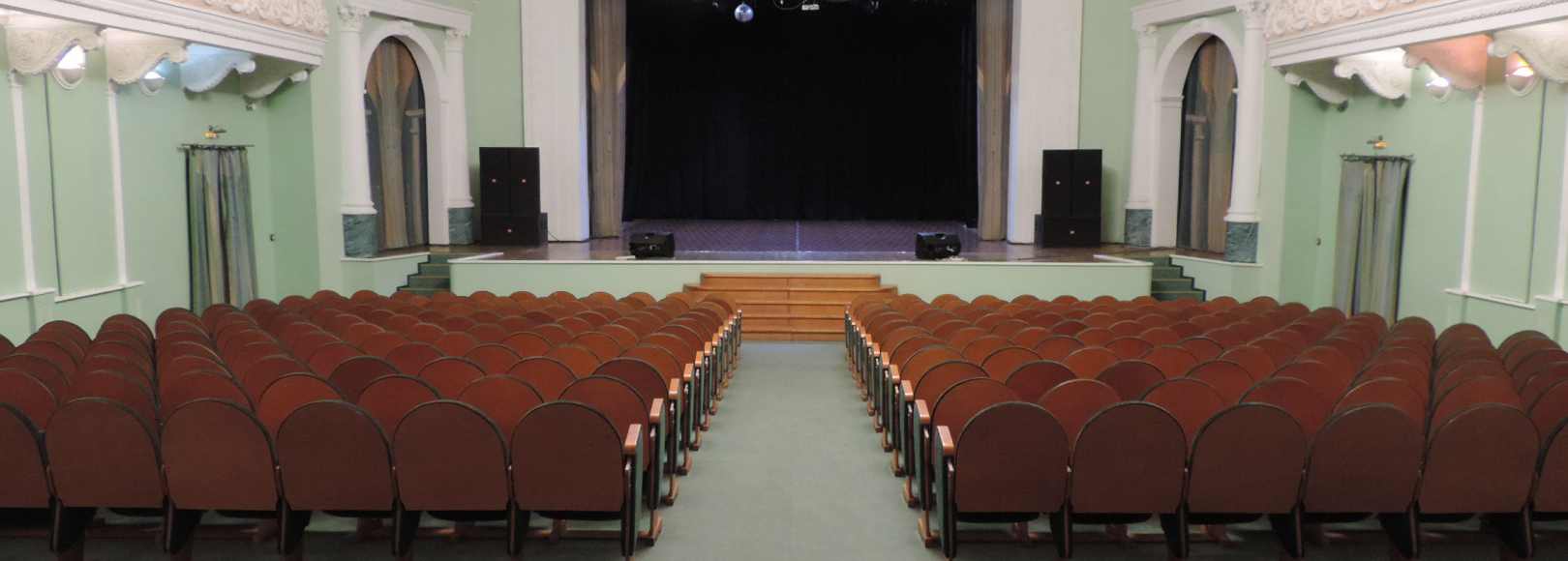 Фотография концертного зала Зрительный зал ДК Шахтеров