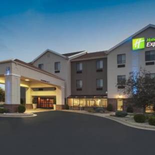 Фотографии гостиницы 
            Holiday Inn Express Hotel & Suites Brookville, an IHG Hotel