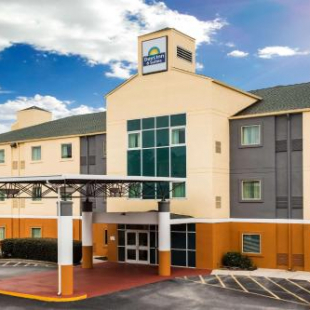 Фотография гостиницы Days Inn & Suites by Wyndham Augusta Near Fort Gordon