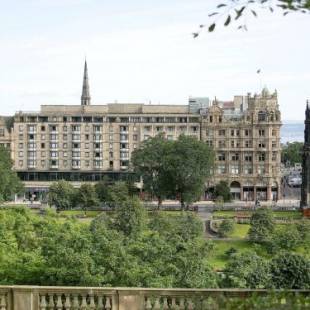 Фотографии гостиницы 
            Mercure Edinburgh City - Princes Street Hotel