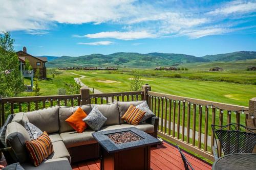 Фотография гостевого дома Family Home on Golf Course - Mins to Granby Ranch!