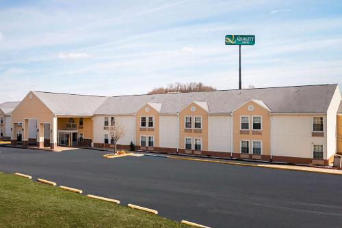 Фотография гостиницы Quality Inn Fairmont