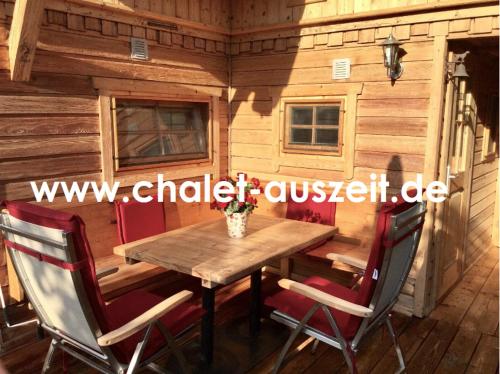 Фотографии гостевого дома 
            Chalet - Direkt am 5 Sterne Campingplatz Aufenfeld im Zillertal mit Hallenbad und Sauna