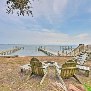 Фотография гостевого дома Waterfront Emerald Isle Home with Dock Access!