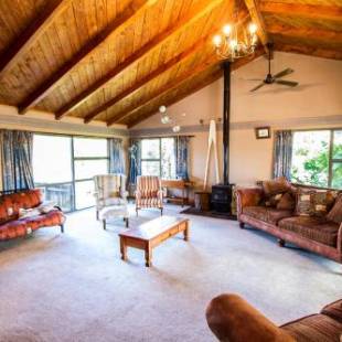 Фотографии гостевого дома 
            Riverbed Lodge - Lake Taupo Home