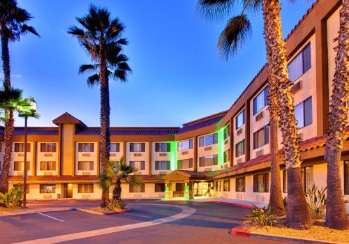 Фотография гостиницы Holiday Inn La Mesa, an IHG Hotel