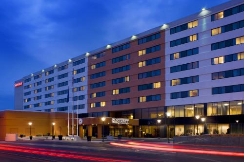 Фотография гостиницы Sheraton Hartford Hotel at Bradley Airport