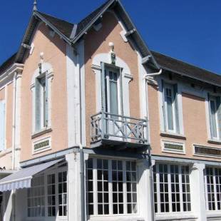 Фотографии гостиницы 
            The Originals Boutique, Hôtel Victoria, Châtelaillon-Plage