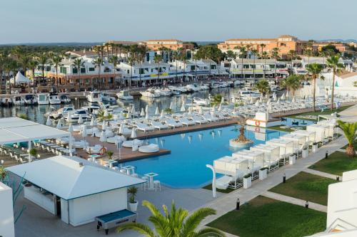 Фотография гостиницы Lago Resort Menorca - Casas del Lago Adults Only