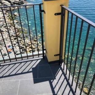 Фотографии гостевого дома 
            La Polena Camere Vernazza - Suite vista mare